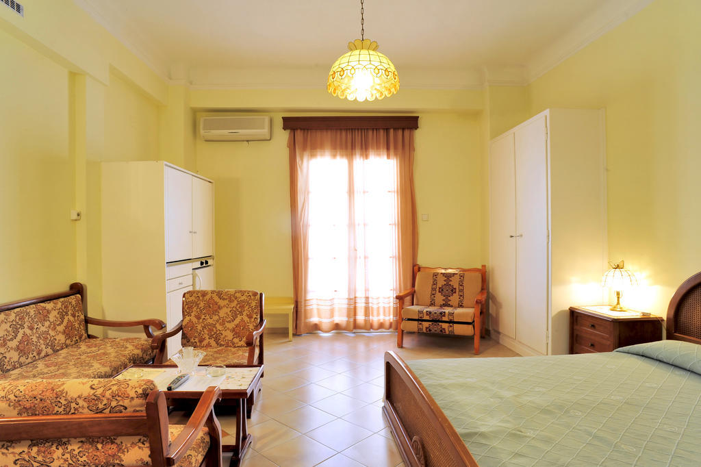 Sea Colours Rooms & Apartments Ermoupoli Room photo